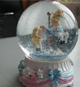 從樹脂工藝到個(gè)性禮品 探索煙灰缸、擺件與護(hù)膚品容器的藝術(shù)與商業(yè)